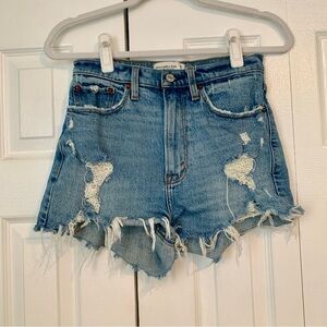 Abercrombie and Fitch High Rise Mom Short Size 26
